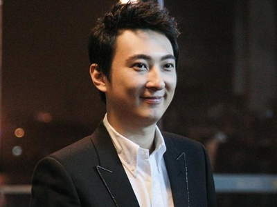 秦奋是什么来历家里很有钱吗？ 被传比王思聪有钱家世曝光