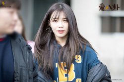 郑恩地诉苦没到30岁被当成古董, 造成这种爱豆状况原因很无奈