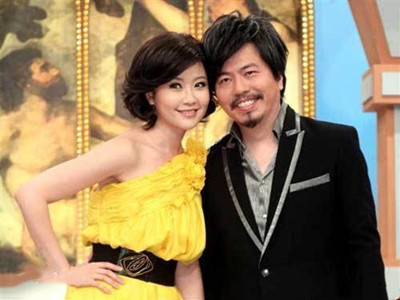 黄国伦寇乃馨结婚无子是谁的问题，与前妻任慧君育有一子