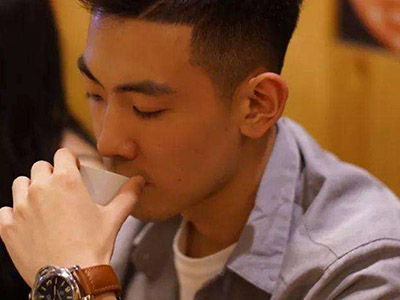 洪荒女孩“傅园慧”另一半是同性恋，男方李佳兴个人资料被扒