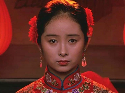 《大红灯笼高高挂》三姨太死相惨烈，是谁把他吊死在屋里了
