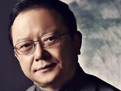 王刚三婚妻子郑艳东, 比王刚小二十岁生下一子