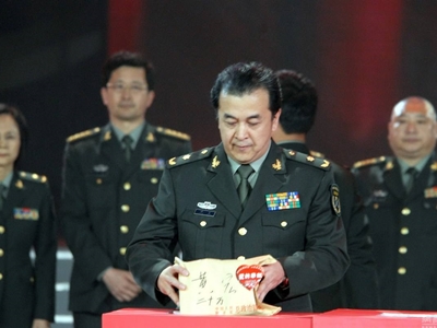 黄宏被曝入狱，知法犯法贿赂一事是真是假？
