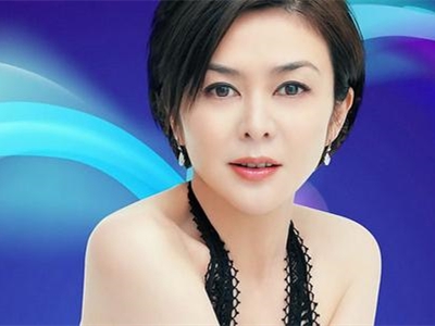 关之琳深夜约会小鲜肉遭偷拍，恋情曝光男方居然是他！