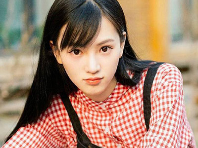 武大校花黄灿灿感情现状被扒，惨遭富二代抛弃？
