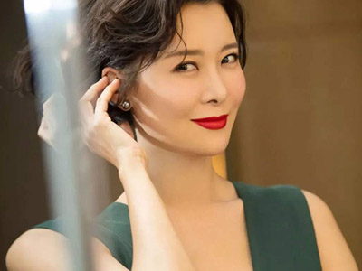 柯蓝黄贯中关系起底, 黄贯中曾因她要与妻子朱茵离婚