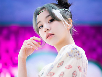 孙彩瑛被曝新恋情, 对象30多岁素人纹身师JYP回应疑似默认