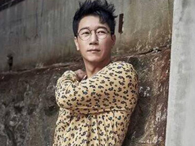 韩版跑男主持人池石镇被曝出轨,与现任妻子协议离婚?