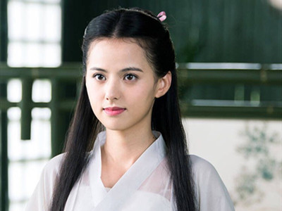 黄日莹今年几岁了？ 黄日莹个人资料她是怎么出道的