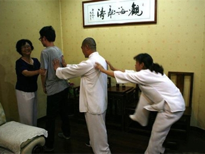 闫芳个人资料起底，“太极大师”称号徒有其表？
