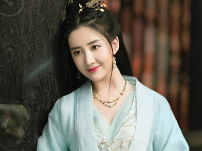 白发皇妃痕香是谁饰演的？她最后的结局怎么样？