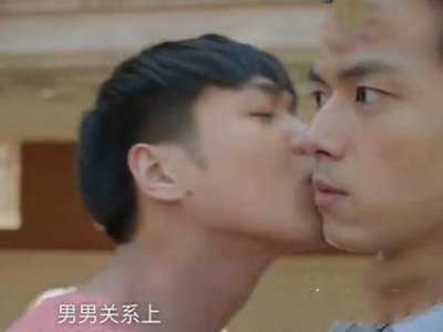 震惊！张若昀李现接吻， 二人为何要这样？