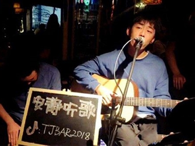 经典歌曲回顾，歌词为“早知道是这样如梦一场”歌名什么？