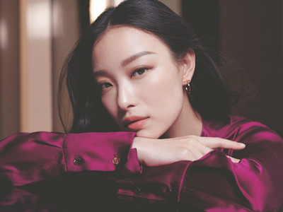 倪妮揉奶门真相， 倪妮承认揉奶了事实上她也是受害者