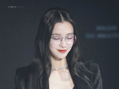 Angelababy蔡徐坤同框, 两人太养眼了一个酷一个帅气