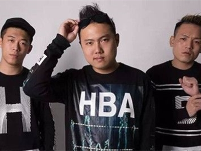 经典歌曲起底，歌词为“我要送你99朵玫瑰花”歌名是什么？