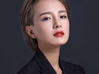  王小萌努尔被曝恋情，二人真的是同性恋？