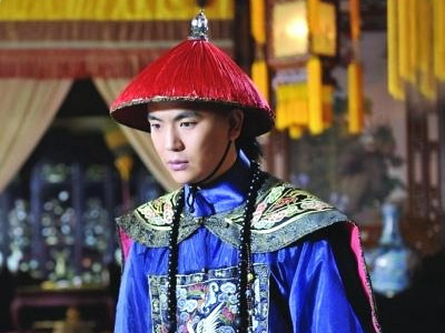 电视剧《甄嬛传》角色温实初最后为什么被派守陵？