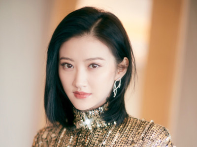 景甜背后的金主大佬是谁？ 金主被曝是男朋友全靠他上位