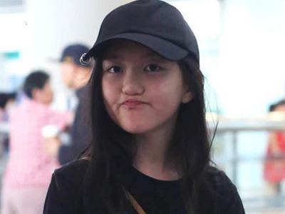 李嫣现身名媛派对 ,与汪峰女儿小苹果合影