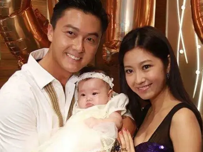 王浩信陈自瑶女儿曝光, 两人共同参加女儿的毕业典礼