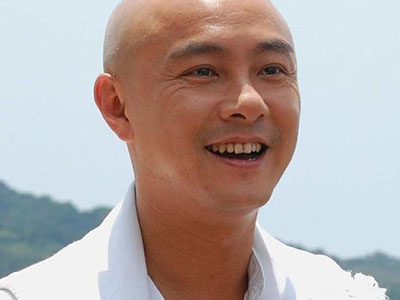 张卫健为什么光头？ 是因为生病了吗