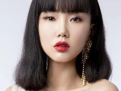 黄龄感情经历起底,情路坎坷感情备受争议