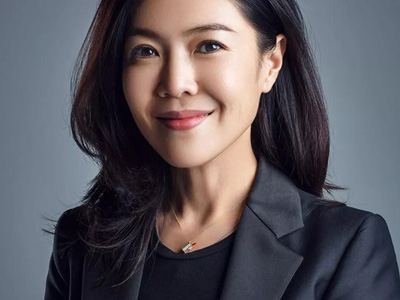 苏芒坐大腿事件! 竟与洪晃恩怨有关