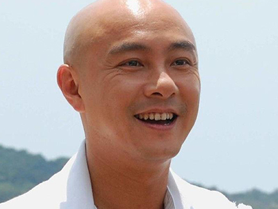 张卫健头发还能长吗？ 张卫健是不是真的秃头了