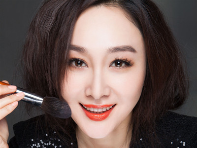 白雨个人资料被扒，其感情史非常的精彩？