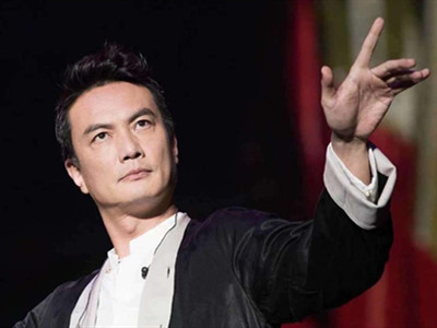 歌手李泉老婆是陈洁仪? 李泉曾有过几段感情史?