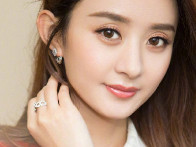 赵丽颖为什么叫劈叉女星? 赵丽颖究竟发生什么了?