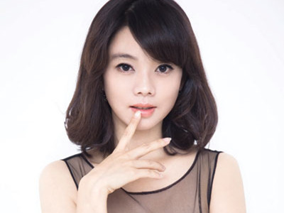 岳菁蔚个人资料被扒，如今她的感情问题解决了吗？