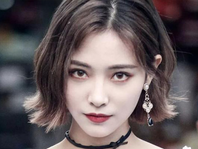 继邓歆玥后同组合又撞脸! 李佳恩是在模仿许佳琪吗?