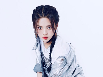杨超越居然是这个公司旗下艺人，锦鲤少女果然名不虚传！